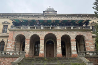 Pałac w Pilicy, wspaniała rezydencja która od dekad popada w ruinę