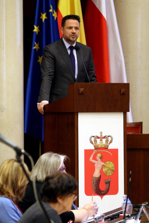 A prezydent Rafał Trzaskowski przemawiał tak, jakby nie mówił do radnych od ponad dwóch lat
