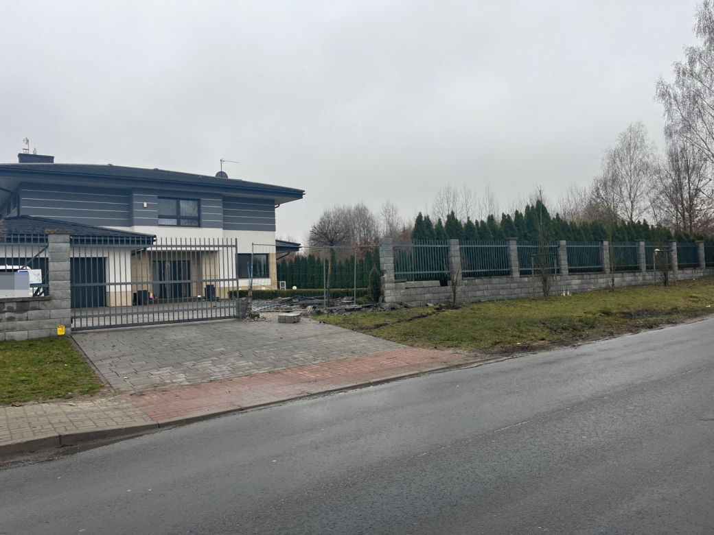Tragiczny wypadek w Chełmie. Dwóch 18-latków nie żyje. Znicze na miejscu tragedii