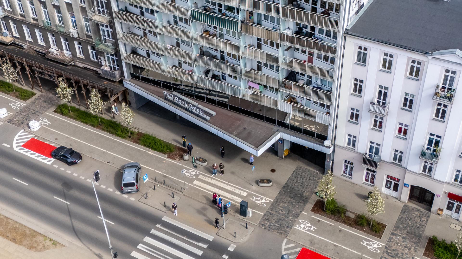 Blok przy Targowej 42 w Warszawie