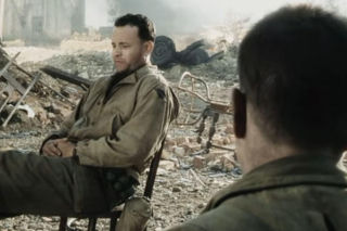 Ta poruszająca scena z Szeregowca Ryana to dzieło przypadku. Tom Hanks nie miał pojęcia, co powie Matt Damon