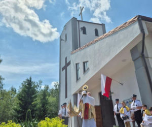 Proboszcz apeluje do wiernych, by w upały zostali w domach. „To nie jest grzech”