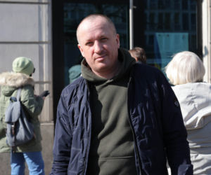  Kolejki pod urzędem pracy dla uchodźców. Chętnych przybywa, ofert coraz mniej