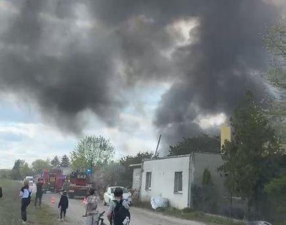 Pożar hali magazynowej