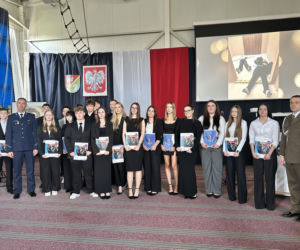 Czwartoklasiści po absolutorium. Wkrótce matury