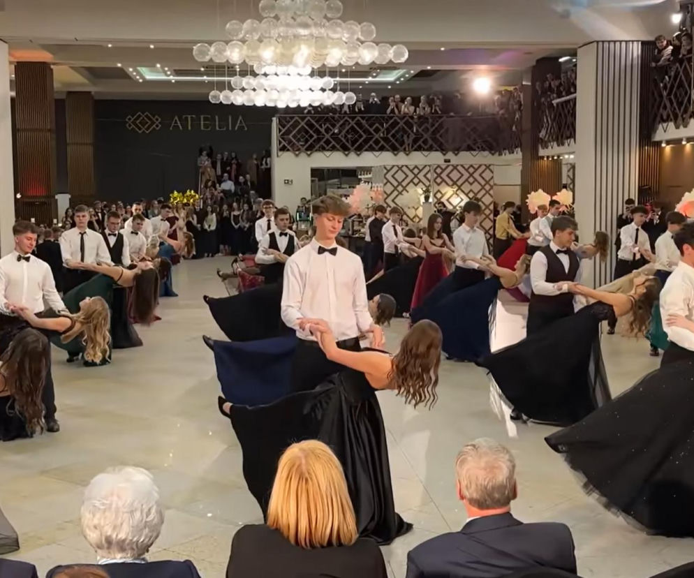 Studniówka IX LO w Lublinie robi furorę w internecie