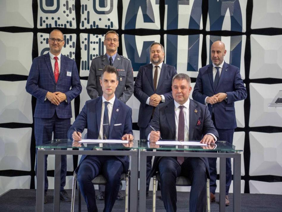 Uroczystość wmurowania kapsuły pod budowę Centrum Elektroniki Militarnej