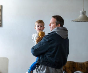 Pierwsza miłość odc. 4147-4149. Bartek zaczyna kombinować, jak wyrwać się z izolacji. Ilona stara się za wszelką cenę go ochronić - także przed nim samym