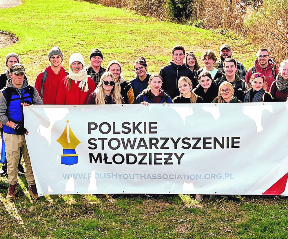 Młodzież wraca na tradycyjny bal