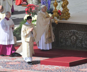 Poruszające słowa papieża na Placu św. Piotra. Pan żyje i pozostaje z nami