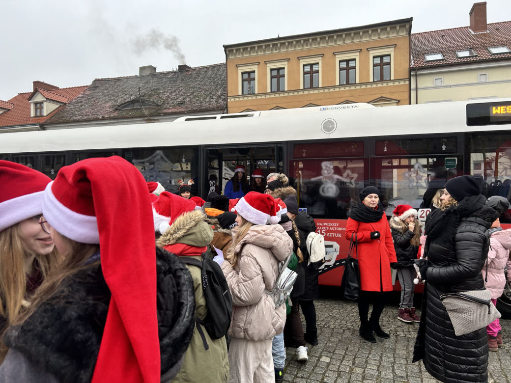 Mikołajki na Placu Wolności w Koninie