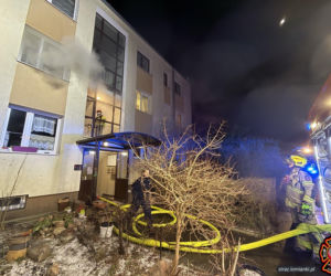 Kolejny tragiczny pożar. Wynieśli ją z mieszkania nieprzytomną. Nie żyje