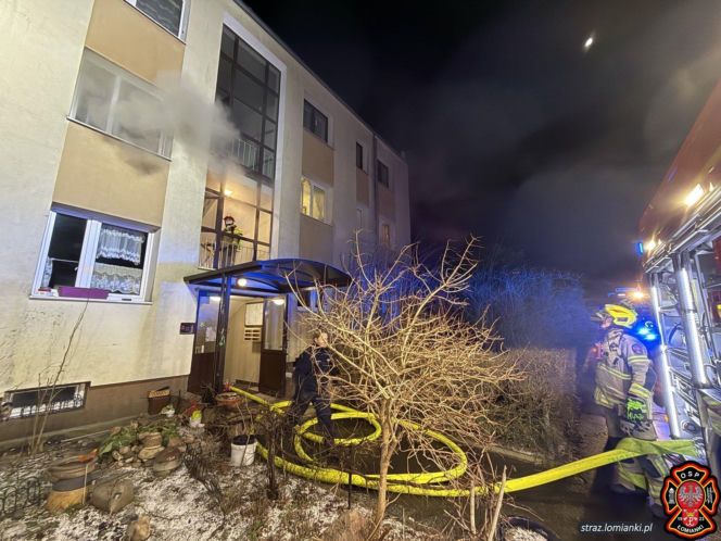 Kolejny tragiczny pożar. Wynieśli ją z mieszkania nieprzytomną. Nie żyje