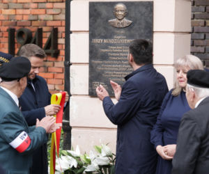Odsłonięto tablicę upamiętniającą powstańca warszawskiego Jerzego Mindziukiewicza „Jura”