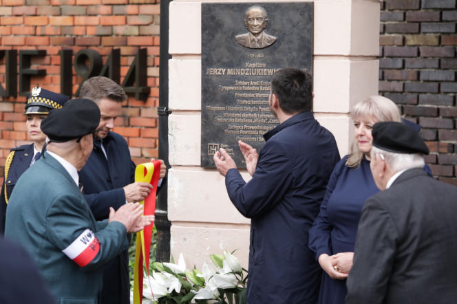 Odsłonięto tablicę upamiętniającą powstańca warszawskiego Jerzego Mindziukiewicza „Jura”