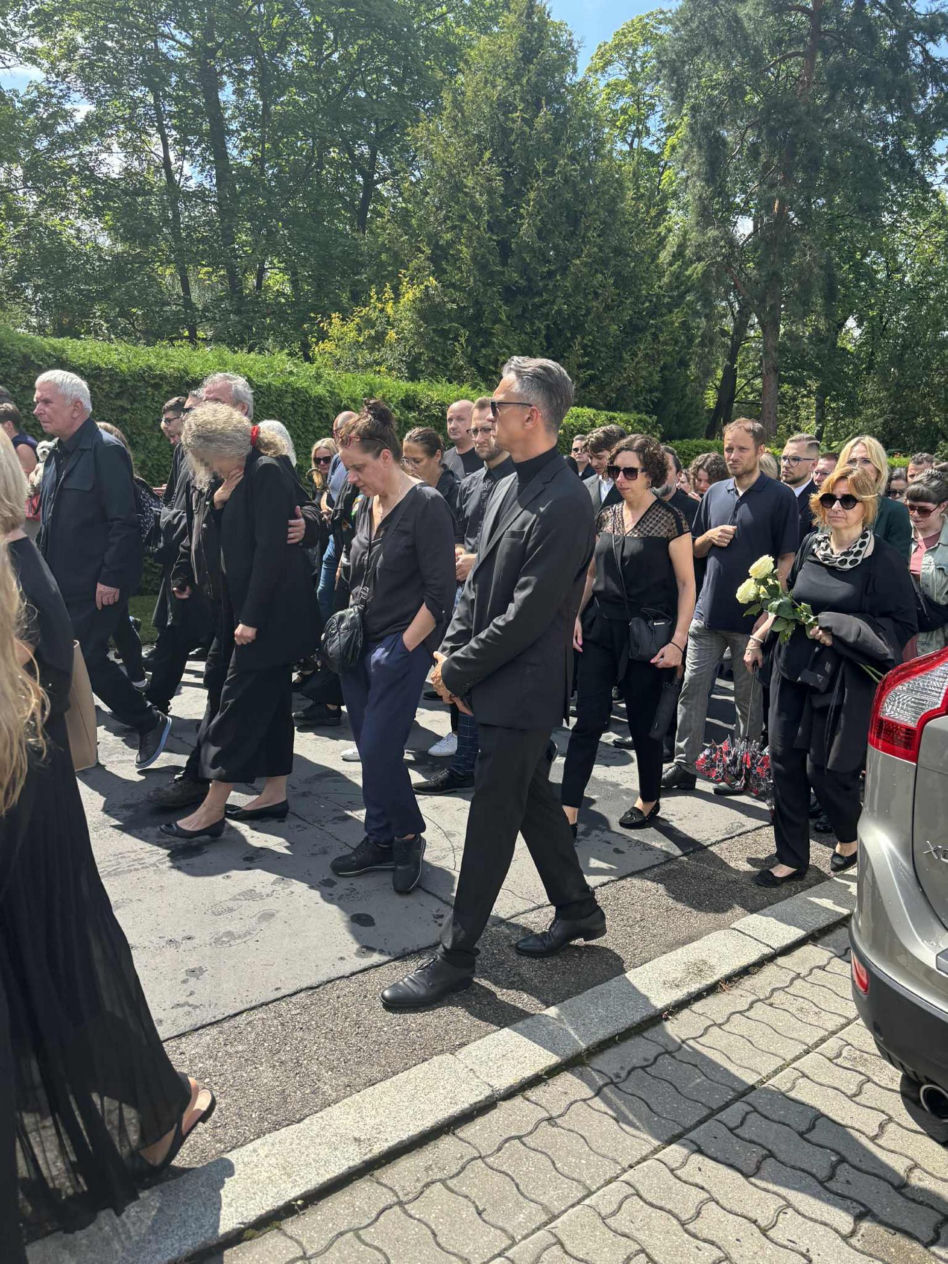 Michał Czernecki z nową partnerką na pogrzebie Joanny Kołaczkowskiej