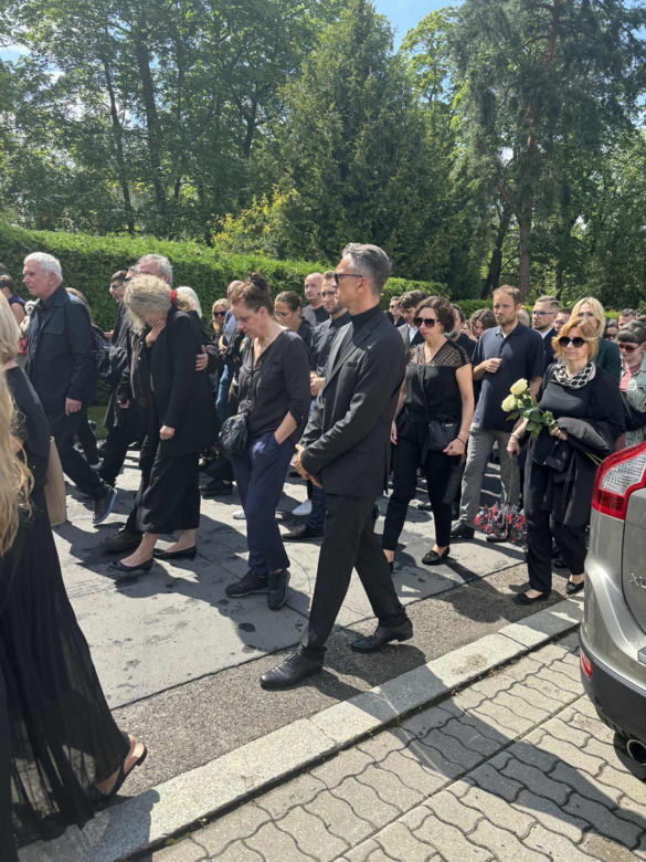 Michał Czernecki z nową partnerką na pogrzebie Joanny Kołaczkowskiej