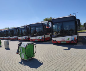 Naprądek i jego koledzy wyjadą jutro na drogi - Miasto odebrało elektryczne autobusy
