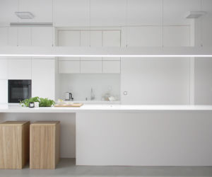 Minimalistyczna biała kuchnia