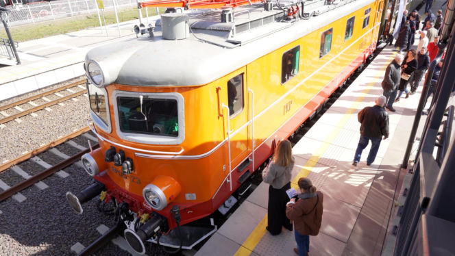 Jechałem legendarnym pociągiem. W środku jak kiedyś, aż trudno uwierzyć! Ludzie mówią wprost: „to były czasy”