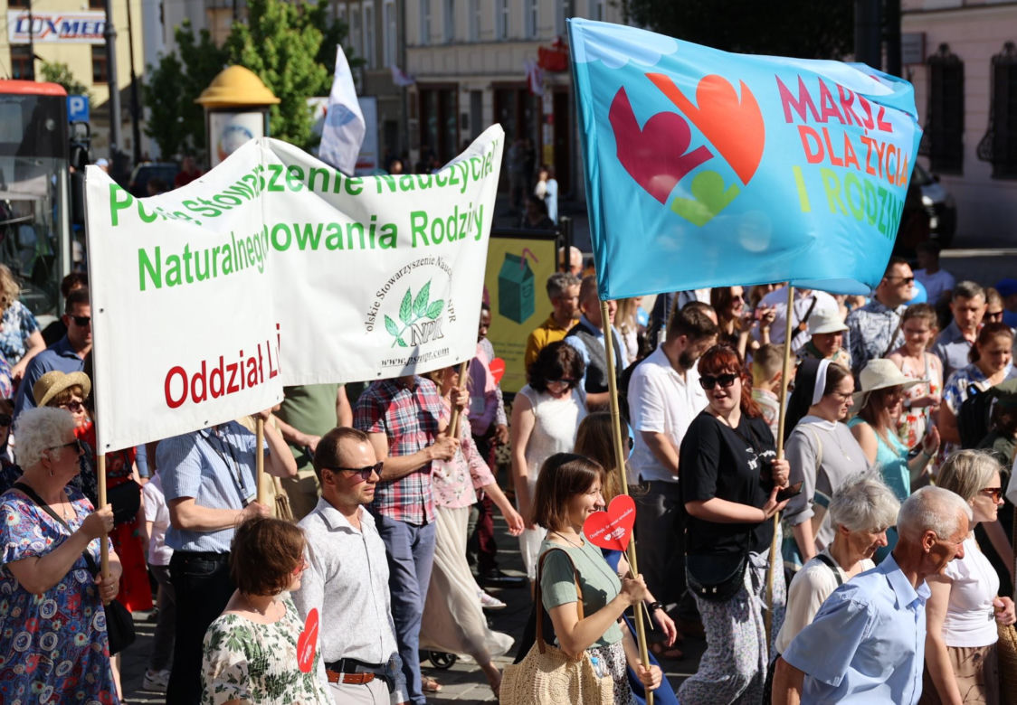 Marsz dla Życia i Rodziny 2024 w Dzień Matki przeszedł przez centrum Lublina