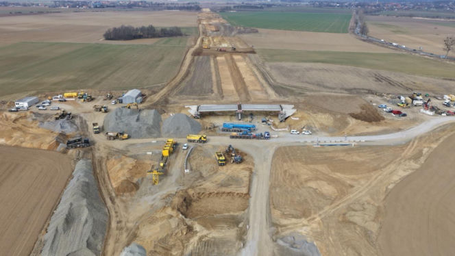 Budowa trasy S8 nabiera tempa. Ten odcinek pod Wrocławiem będzie gotowy najszybciej