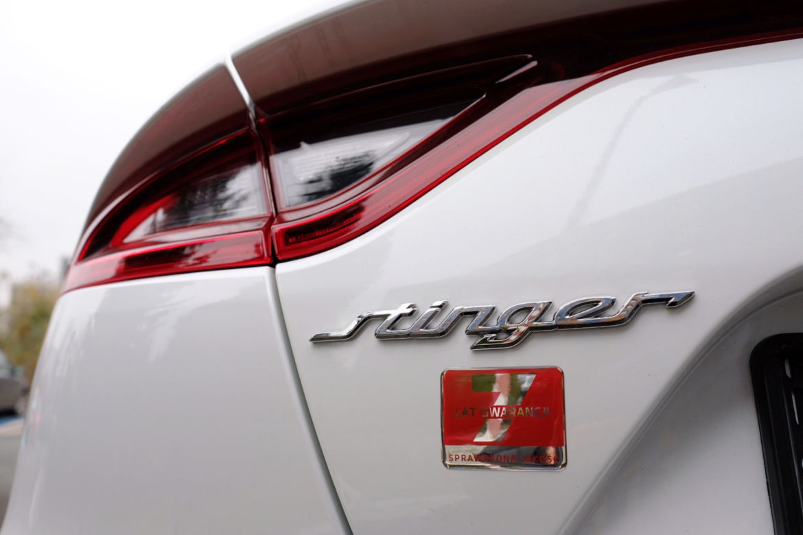 Kia Stinger 2.0 T-GDI 255 KM GT Line w polskiej policji