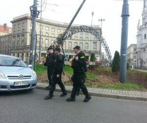 plac Zbawiciela sobota prace pod ochroną policji