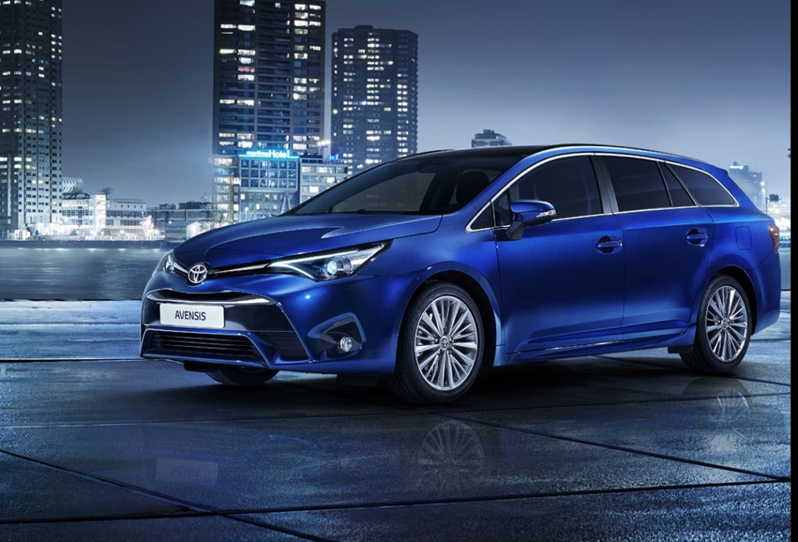 Nowa Toyota Avensis 2015