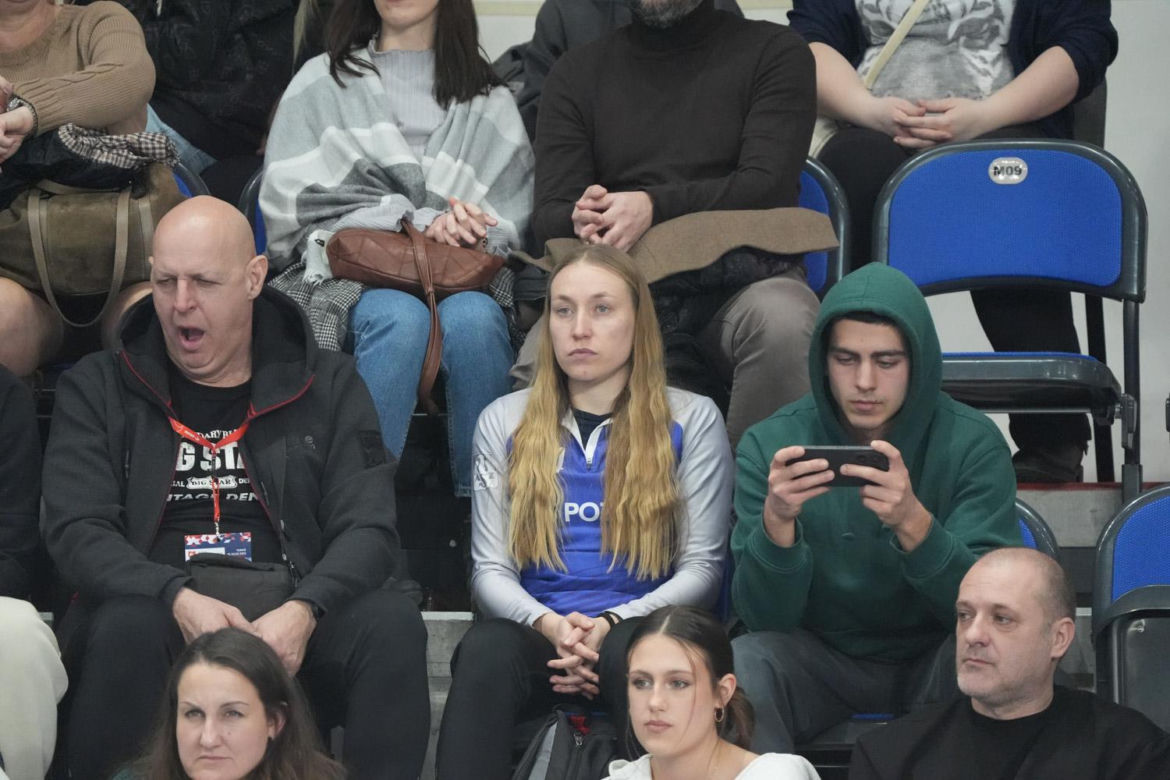 Halowe Mistrzostwa Polski 2025 w Arenie Toruń. Zdjęcia kibiców z trybun i sportowców