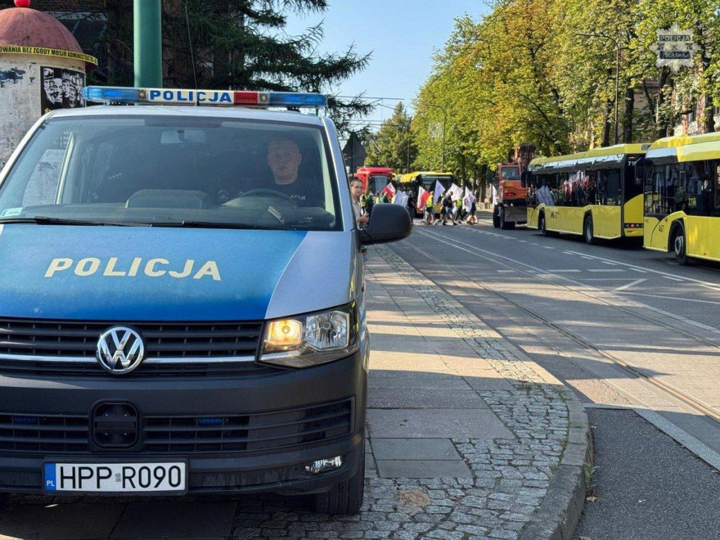 Protest hutników w Rudzie Śląskiej.  "Nie dla stali ze wschodu"