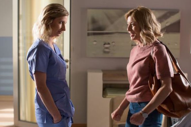Na dobre i na złe odcinek 671, Sara (Magdalena Schejbal), Ewa (Edyta Olszówka)
