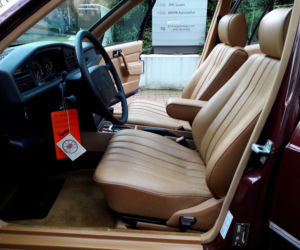 Mercedes-Benz 190E z przebiegiem 499 km