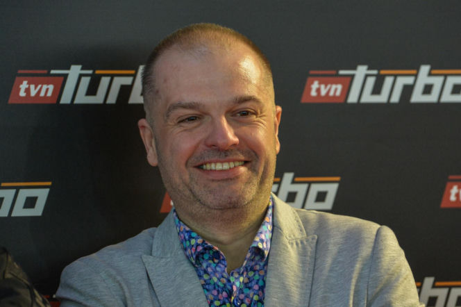 Dziennikarz TVN Turbo jest nie do poznania! Przemek Szafrański schudł 60 kilogramów Wojciech Olkusnik
