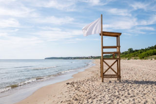 Sinice Rewal. Czy w Rewalu można się kąpać 10.08? Flaga, warunki pogodowe