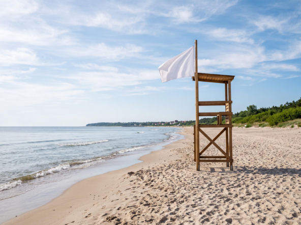 Sinice Rewal. Czy w Rewalu można się kąpać 10.08? Flaga, warunki pogodowe