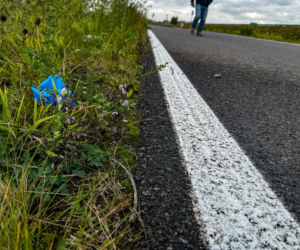 15-latek na hulajnodze zginął pod kołami Opla