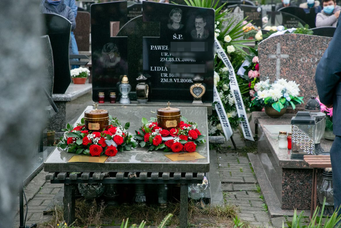 Sebastian i Michał spoczęli w jednym grobie z rodzicami 