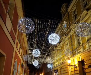 W Lesznie już świątecznie. Najbardziej w centrum miasta