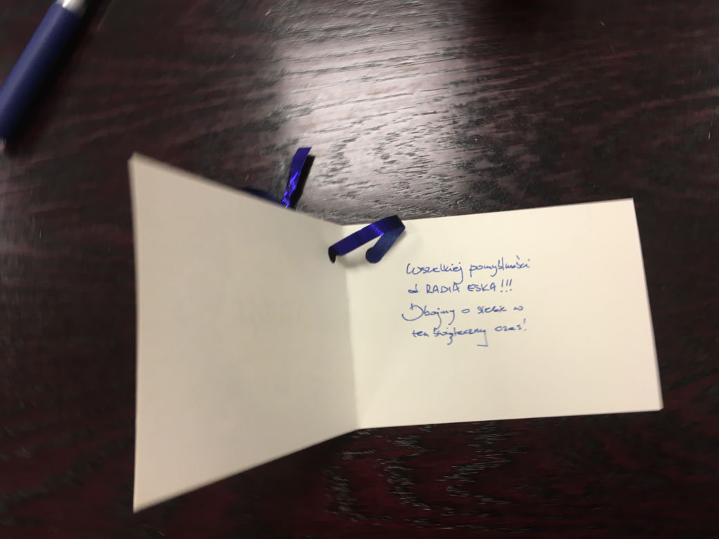Napisz życzenia i powieś je na choince! Świąteczna akcja urzędników z Żoliborza [GALERIA]