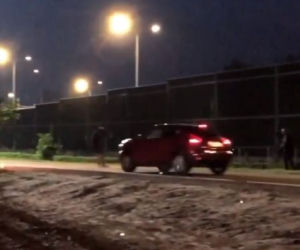 M jak miłość na planie: nissan Rafała i tajemnicza postać (kaskader)