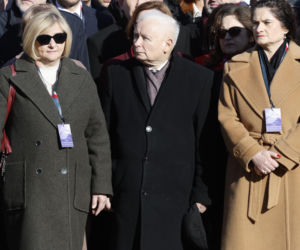 Rocznica katastrofy smoleńskiej. Prezydent Nawrocki uczcił pamięć zmarłych