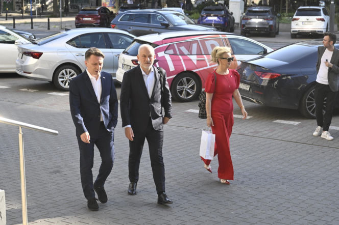 Tusk wezwał na dywanik KO