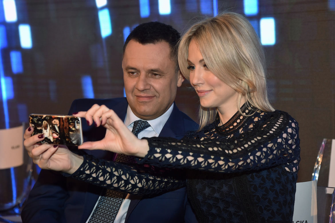 Magdalena Ogórek z kolegą z pracy