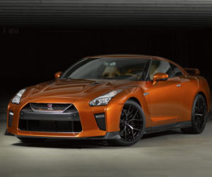 Nissan GT-R lifting 2017