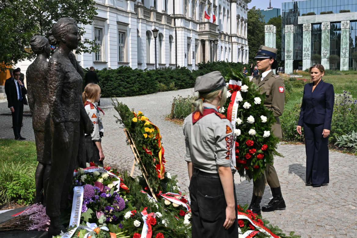 Marta Nawrocka w hołdzie Bohaterkom Powstania Warszawskiego