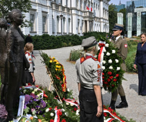 Marta Nawrocka w hołdzie Bohaterkom Powstania Warszawskiego