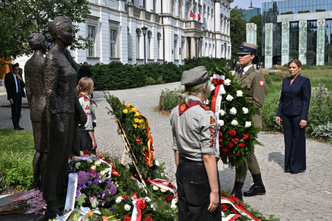 Marta Nawrocka w hołdzie Bohaterkom Powstania Warszawskiego