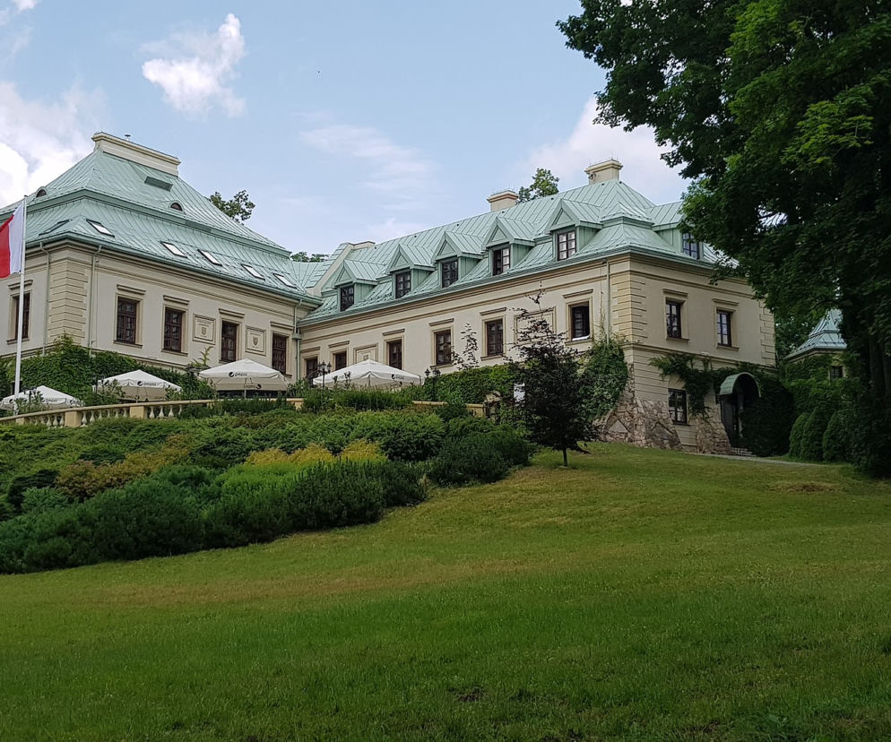 Quiz. Największe atrakcje turystyczne Mazowsza. Rozpoznasz je na zdjęciach? (na zdjęciu pałac w Chlewiskach)