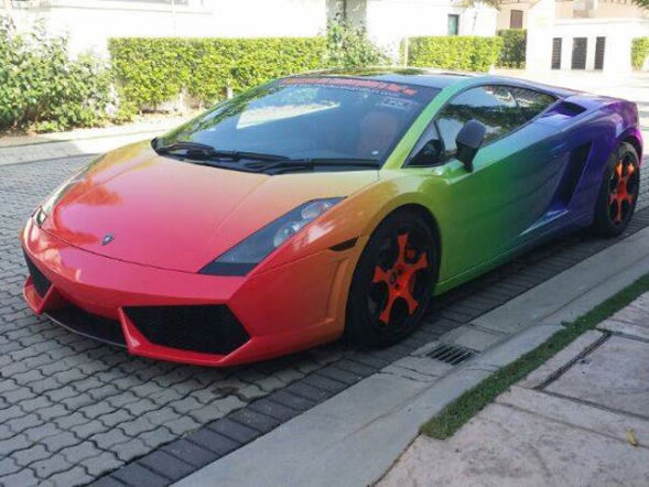 Tęczowe Lamborghini Gallardo 